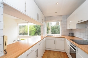 4 bedroom Detached t...